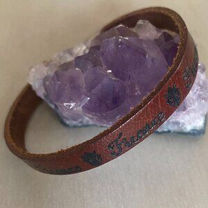 Vintage Firenze Italy dark brown skinny leather bracelet 7.25" embossed logo